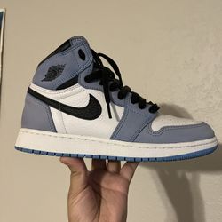 Air Jordan 1 Retro High OG University Blue