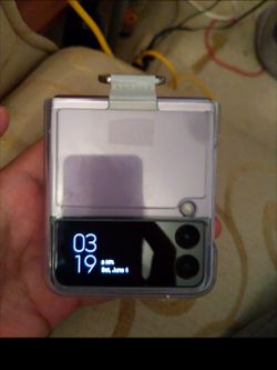 New Samsung Galaxy Z flip 5g unlocked