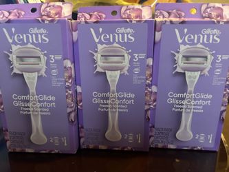 Venus Razor Bundle $15
