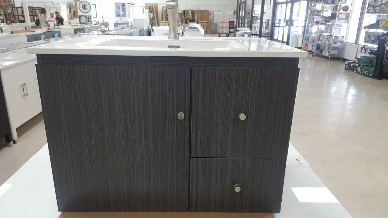 Floating 30in Bathroom Vanity with Top