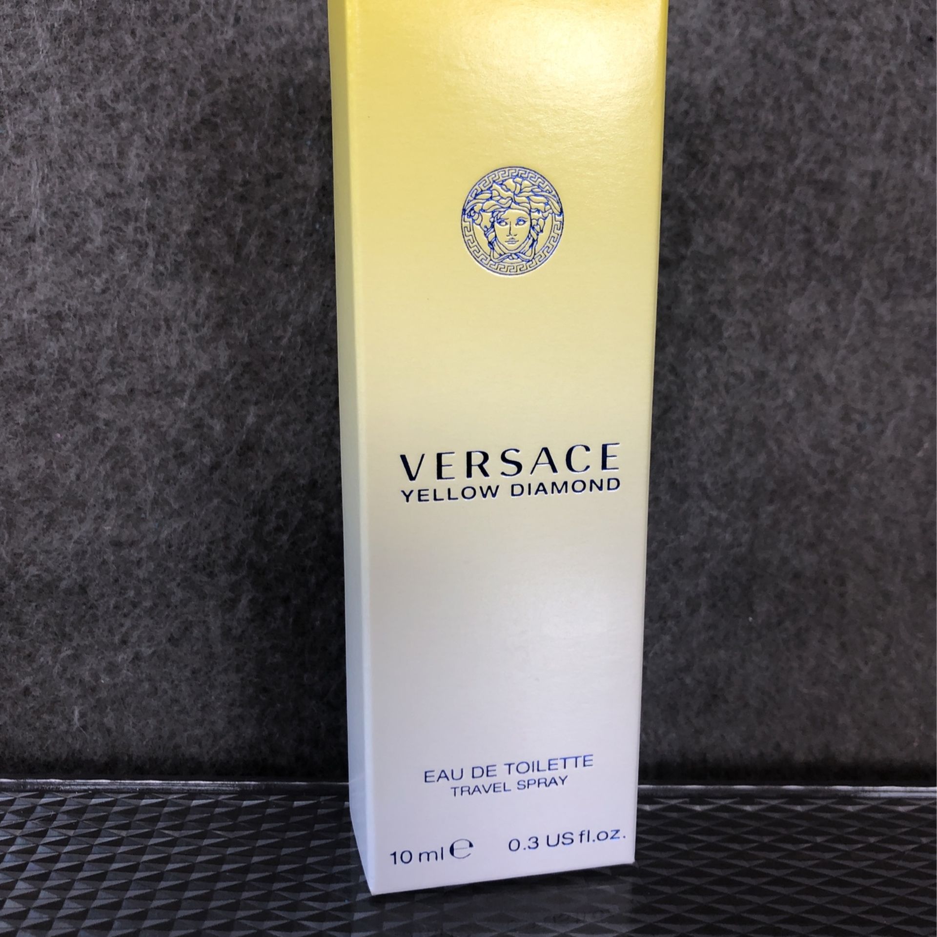 Brand NEW! π¨ Versace-Yellow Diamond - Eau De Toilette 10ml (((PENDING PICK UP TODAY)))