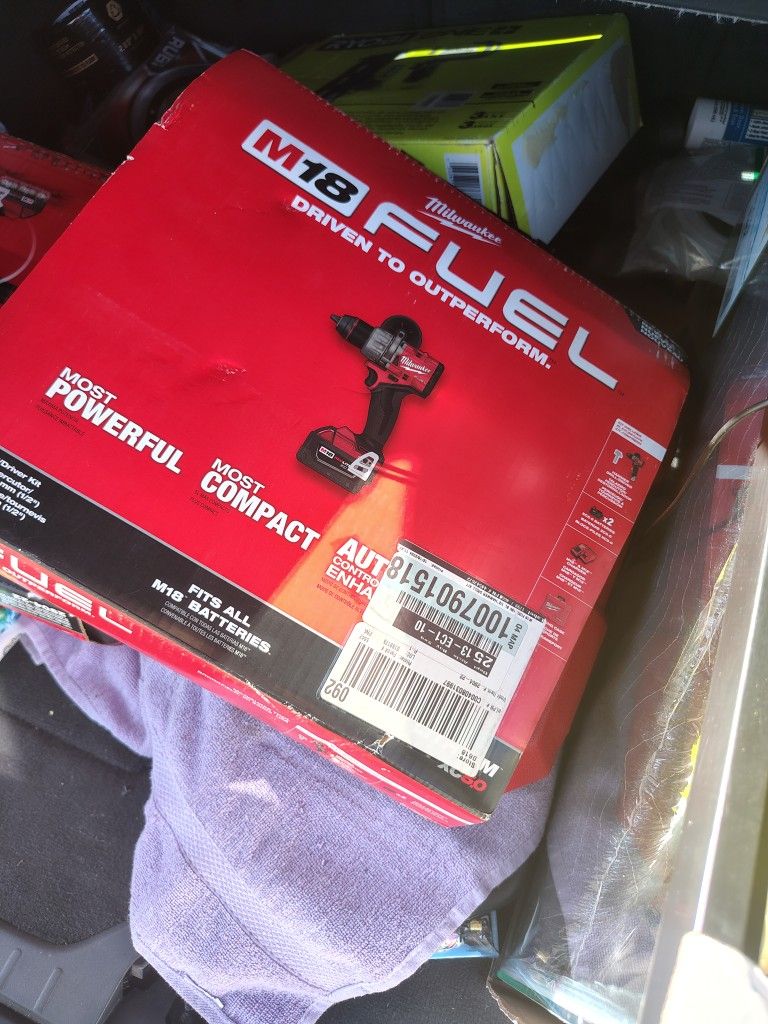 Milwaukee Fuel Hammer Drill Kit