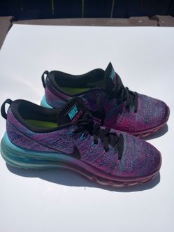 Nike Women's Flyknit Air Max Running Shoes. Size 7