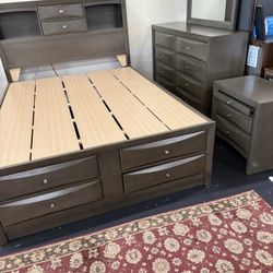 Queen Bed Room Set( Includes Queen Bed Frame, Dresser. Mirror, 1 Night Stand) 