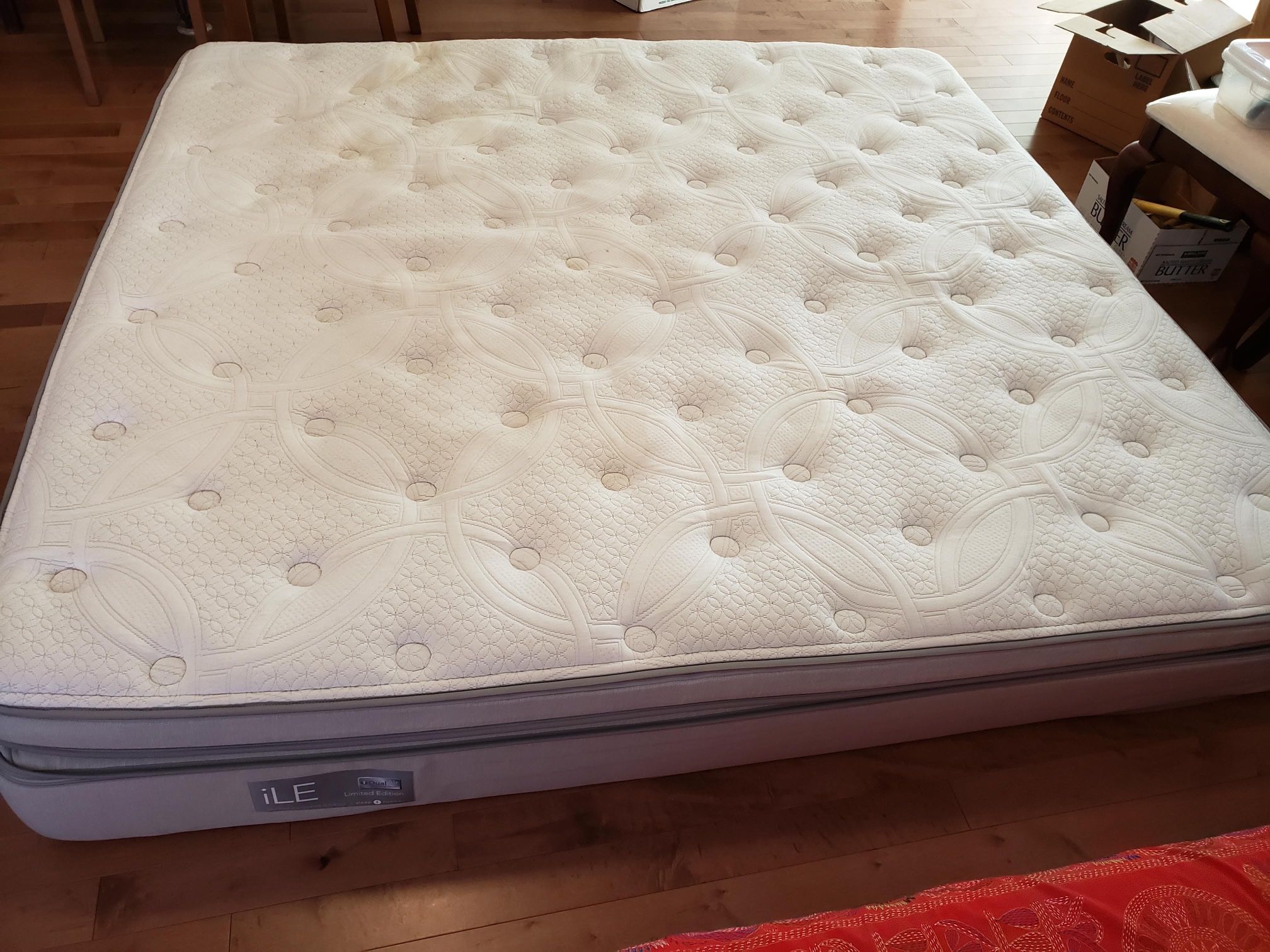 Sleep Number iLE King Size Mattress -Dual Air Limited Edition