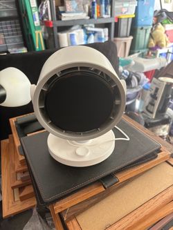 Rotating desk fan