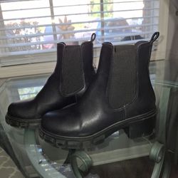 Madden Girl Boots Size 6.5
