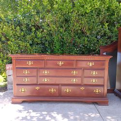 Vintage Solid Wood Cherry 8 Drawers Dresser With Mirror $ 390 Obo!
