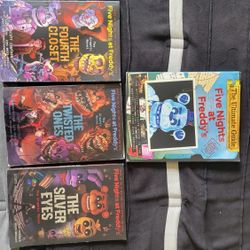 Five Nights at Freddy’s Graphic Novel Collection + Ultimate Guide!