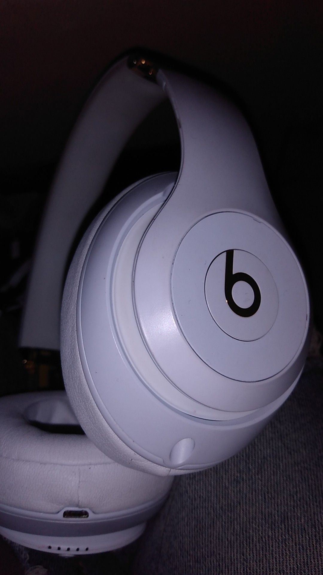 Beats by Dre studio 3 wireless white and gold headphones