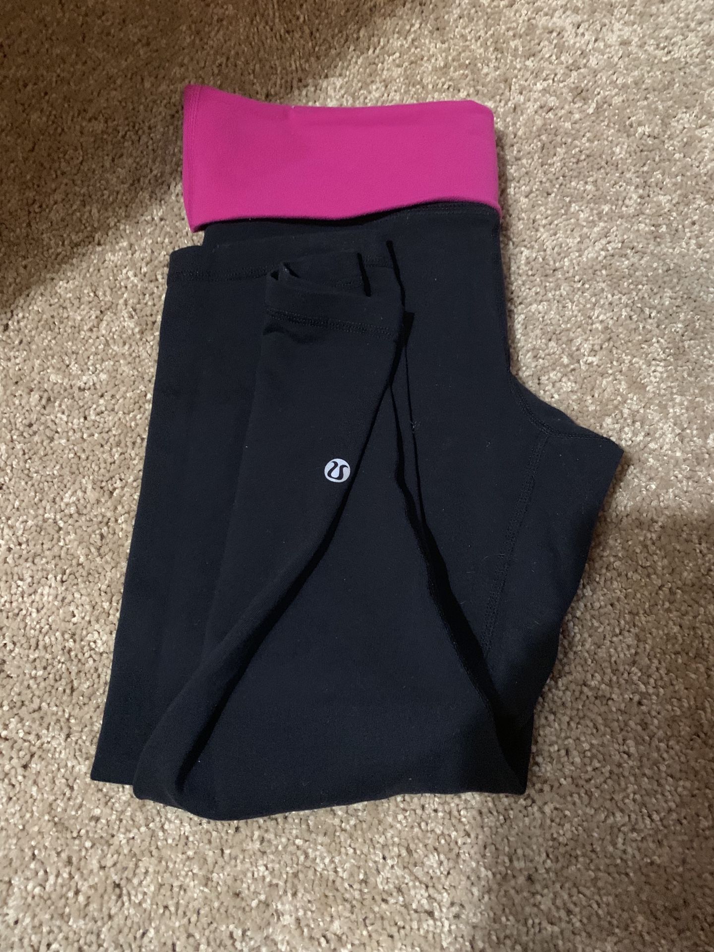 Lululemon women’s Capri pants