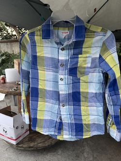 Es Una Camisa Zize M 8/10 Por $4dolls