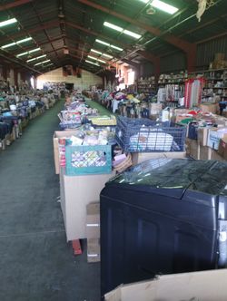 De 10 A 6  $1  Todo Nuebo  840 H St Los Banos 