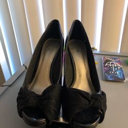 Fioni Clothing Shoes | Black High Heels with Velvet Tie Accent Size 7.5| Color: Black | Size:7.5W