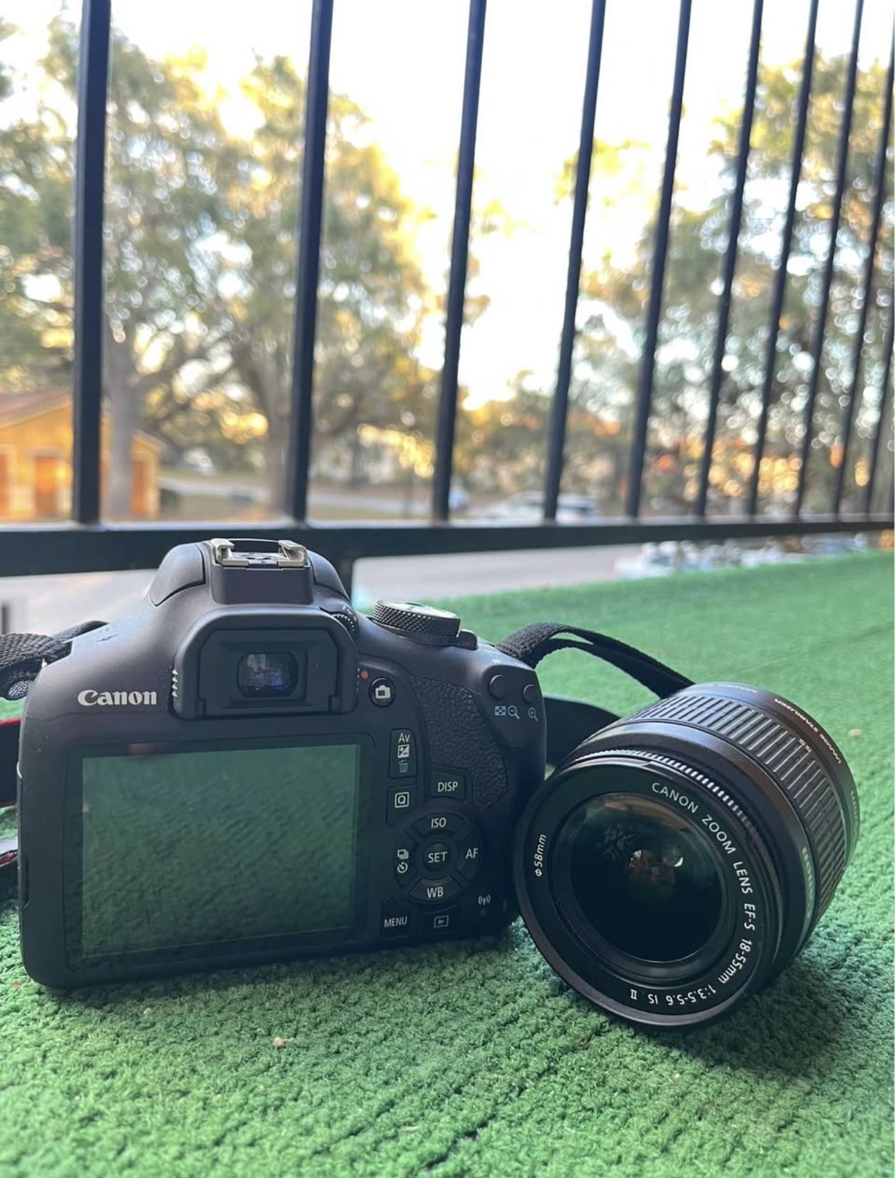 CANON EOS REBEL T7