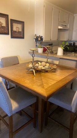 Dining room table