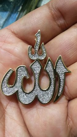 10k gold allah charm 2ct diamonds 11 grams