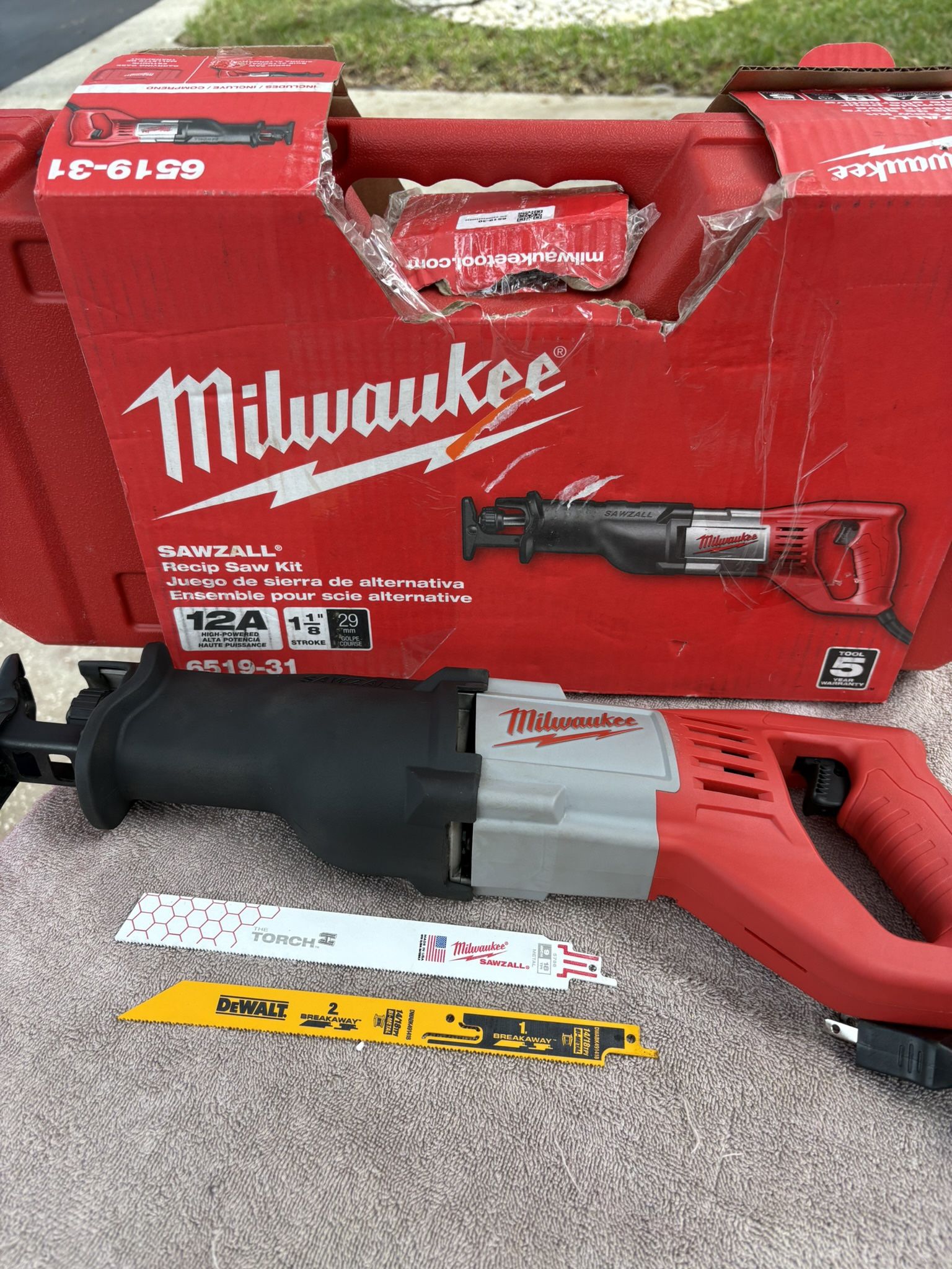 Milwaukee 12 Amp Reciprocating Sawzall-6519-31-New/Open Box, Hard Case, 8’ Cord, Blades