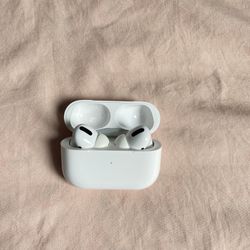 AIRPODS PRO (1st Gen) FOR SALE (LIKE NEW / CLEANED)