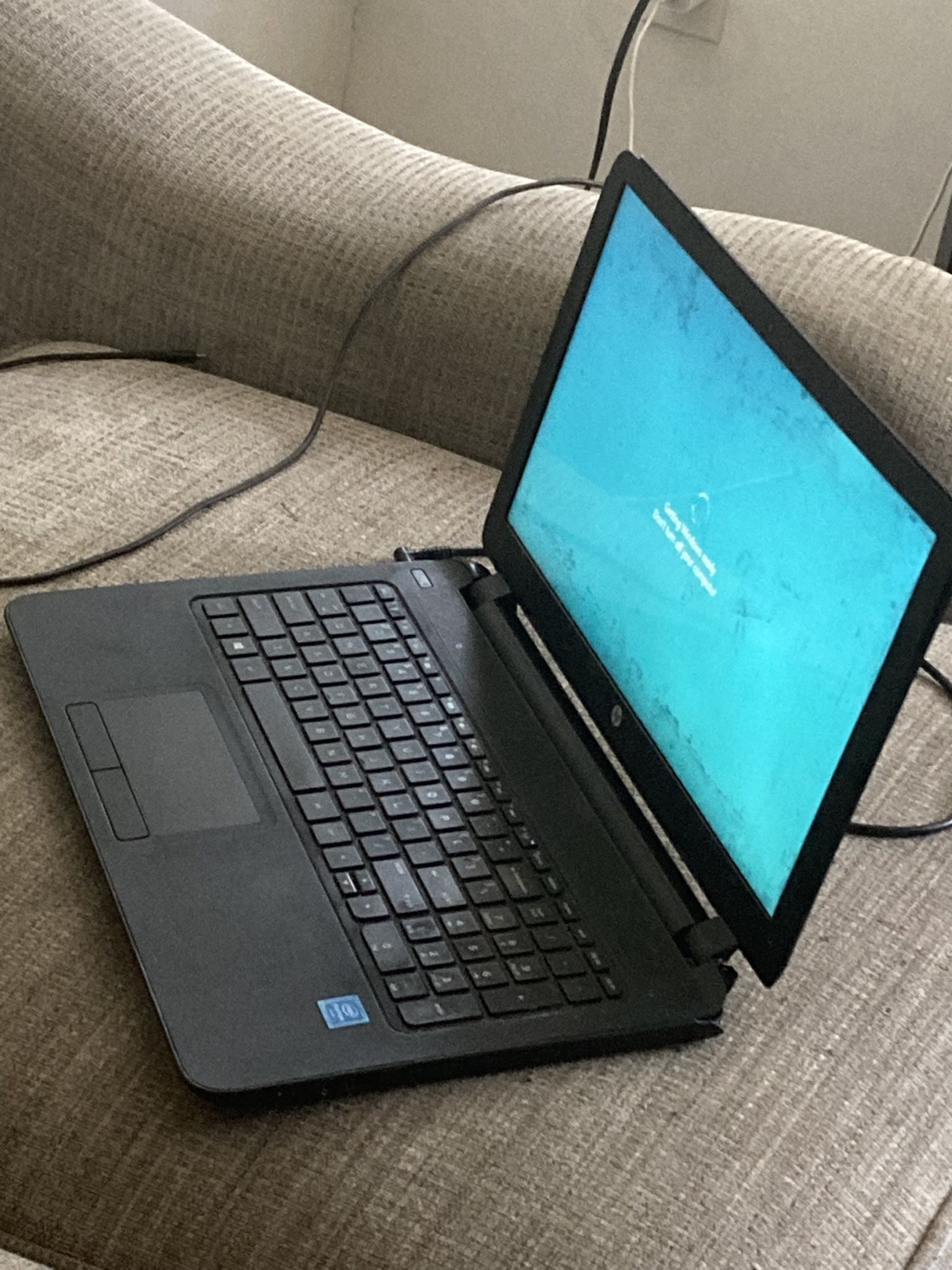 Laptop Hp 14, Notebook, Táctil con case