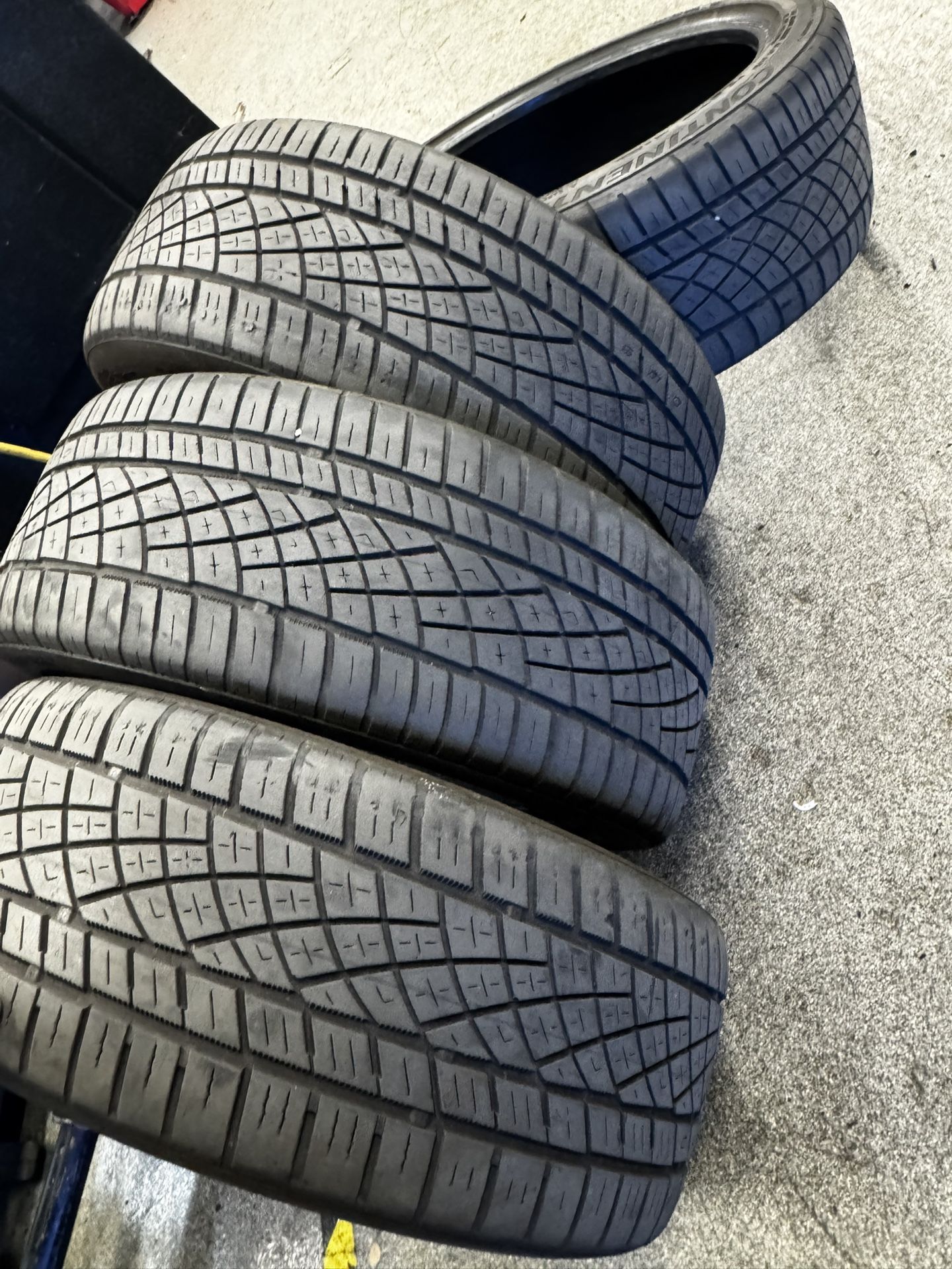 225 40 18 225/40R18 X4 Continental Extreme Contact DWS 06 PLUS