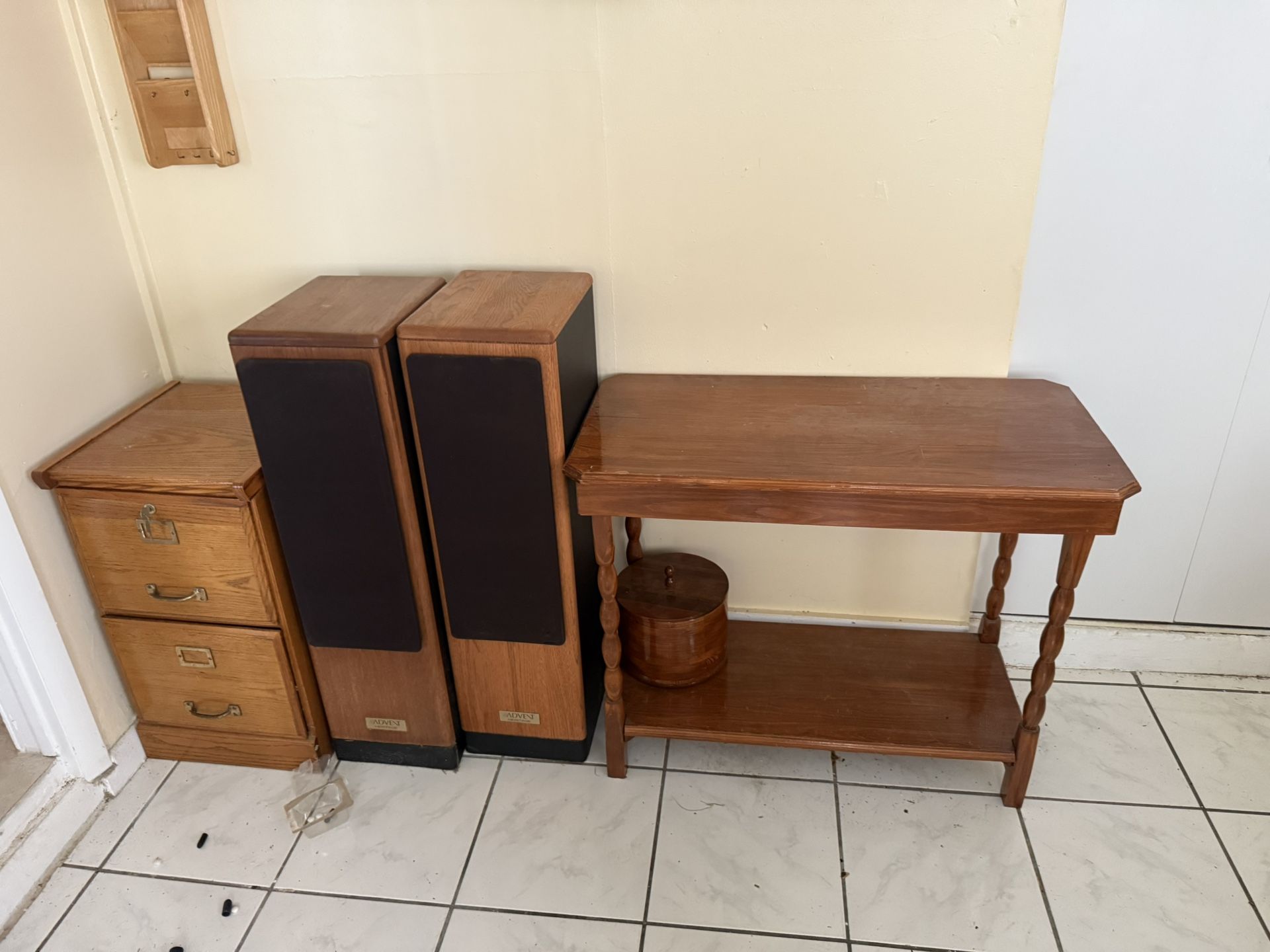 Computer Desk/Speakers/File Cabinet