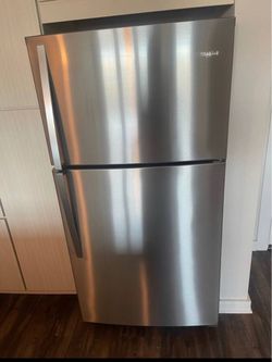 Stainless Steel Top-Freezer Refrigerator