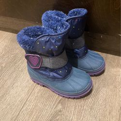 Girls snow boots size 8