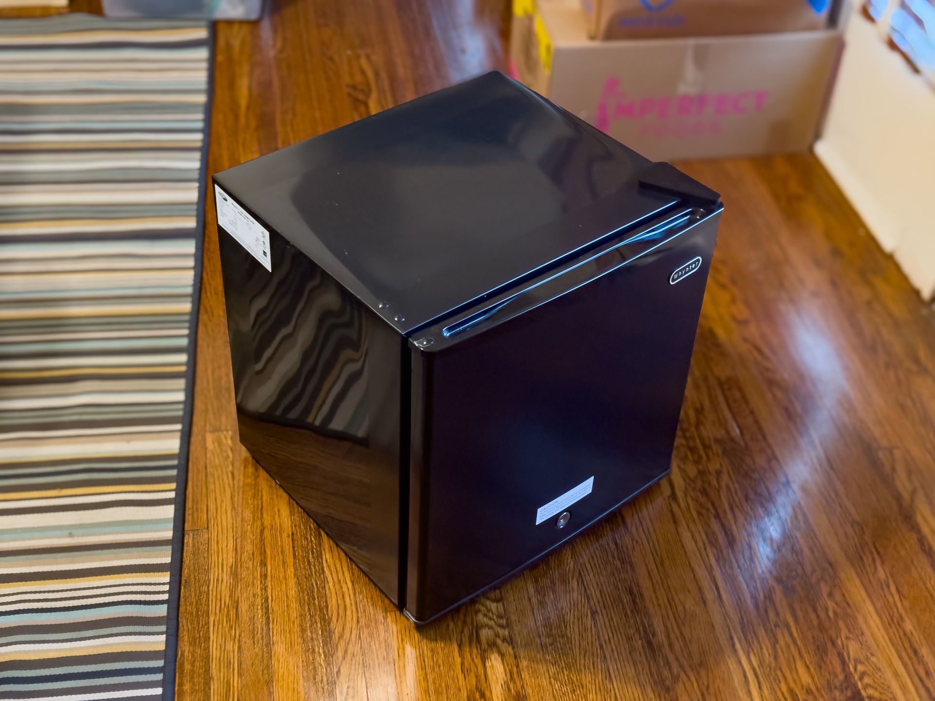 Whynter CUF-110B 1.1 cu. ft. Upright Compact Mini Freezer with Lock – Black