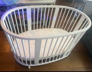 Stokke Sleepi White Wood Convertible Baby Bed & Mattress