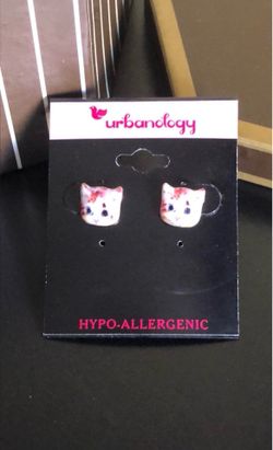 Adorable Cat Face Stud Earrings