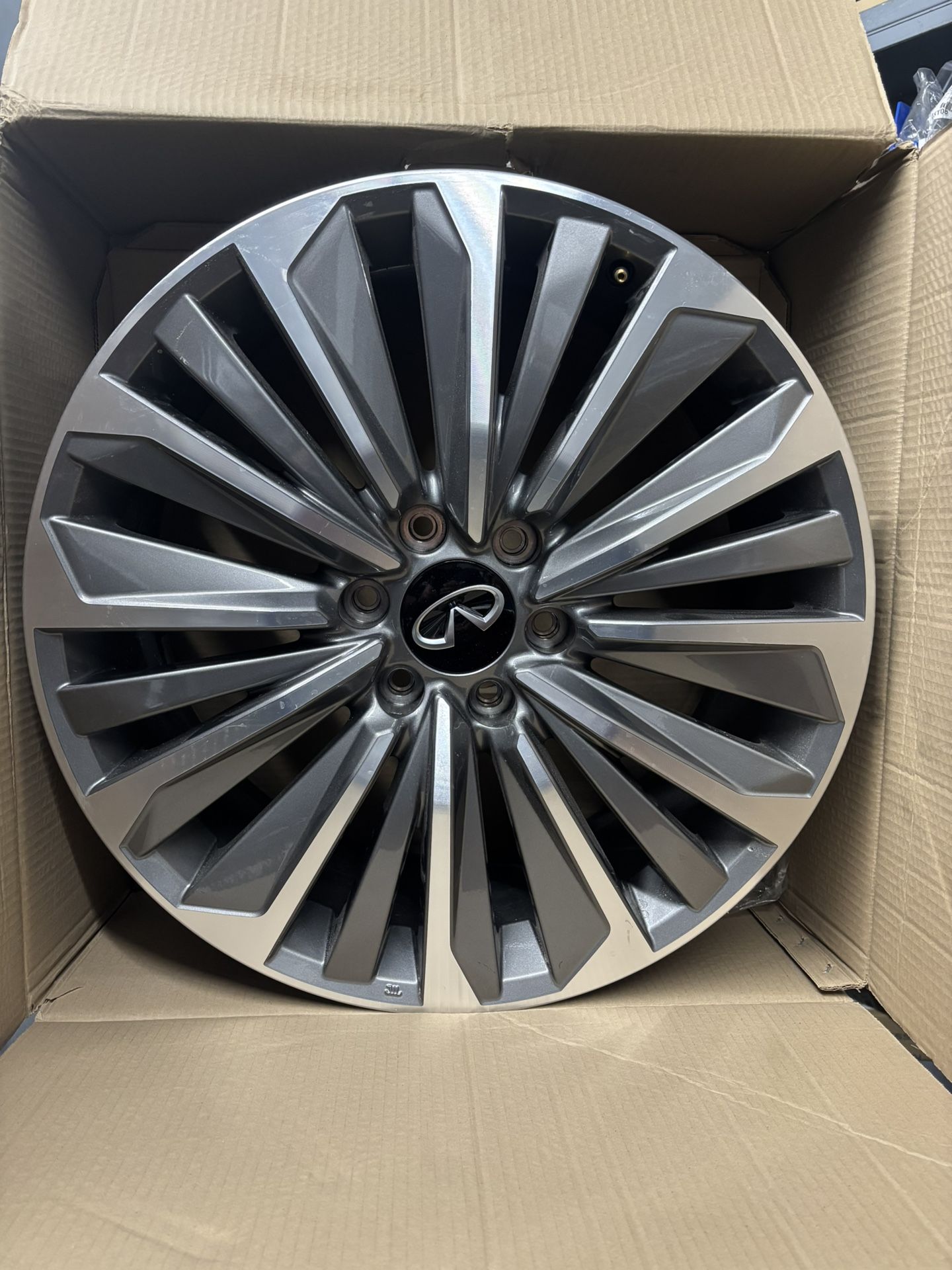 TAKE OFFS From 2025 Infiniti QX80 $500