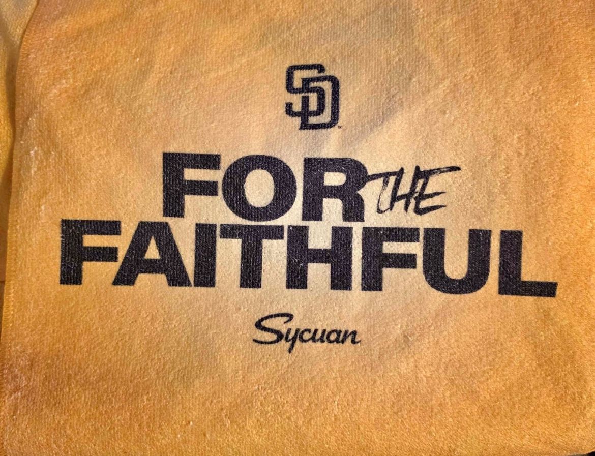 Padres rally towel