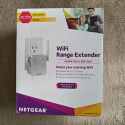 Netgear WiFi Range Extender AC750 Essentials Edition 