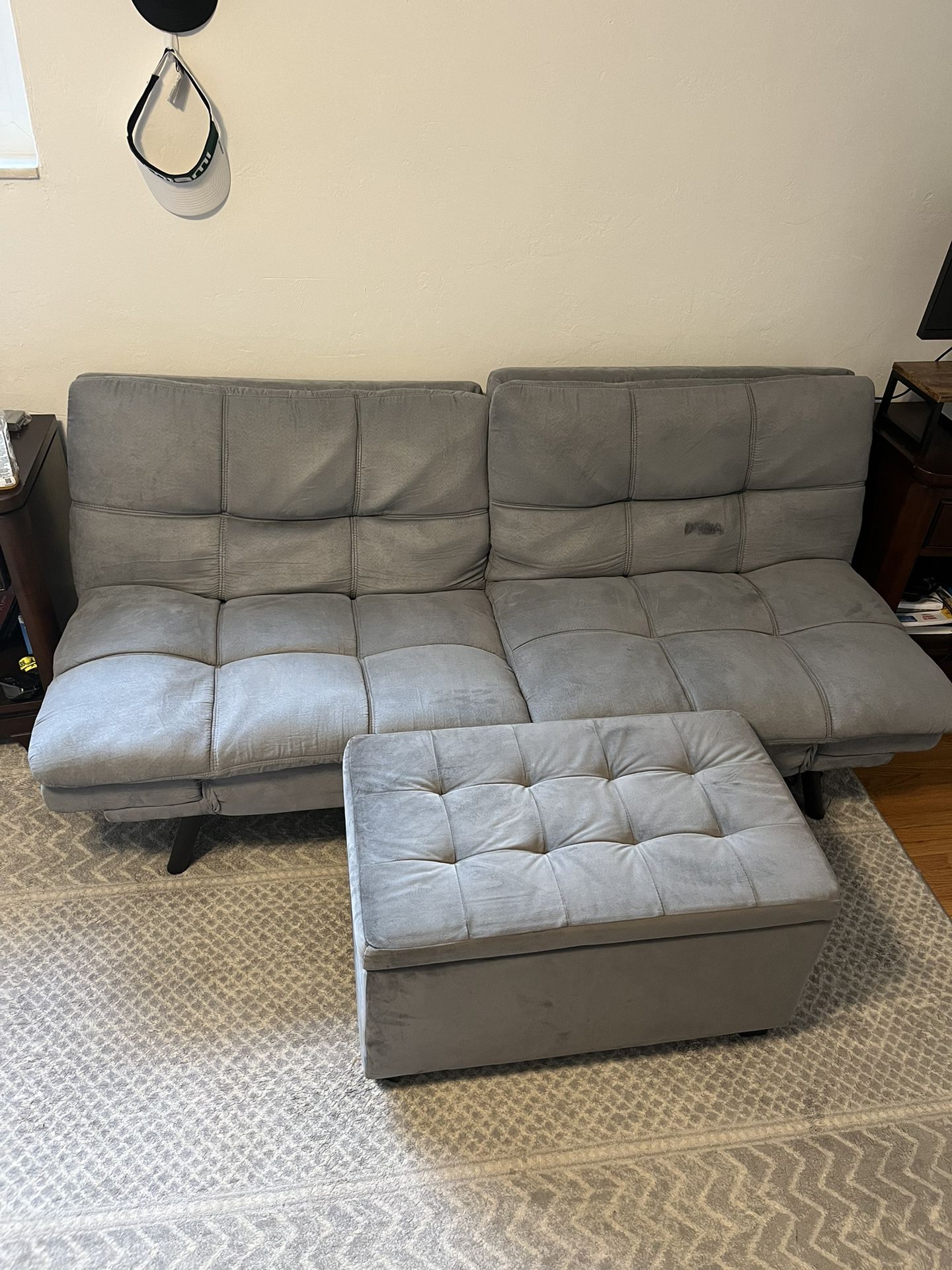 Couch that Folds Into Futon