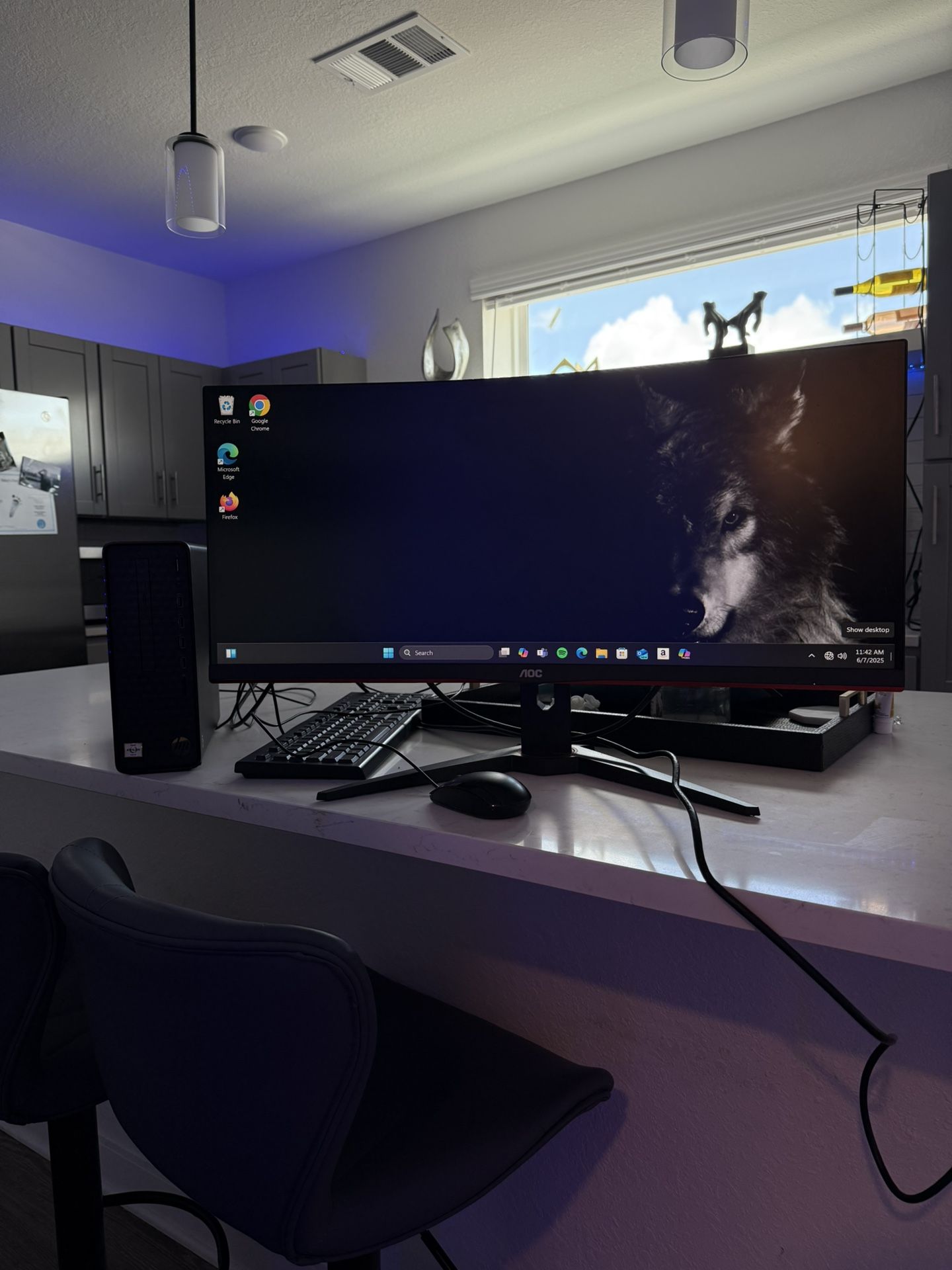 HP Slim Desktop Intel Celeron J4025 2.0GHz Ram 256GB AND AOC CQ29G2E 29" Ultra Wide LCD Curved Gaming Monitor, FreeSync