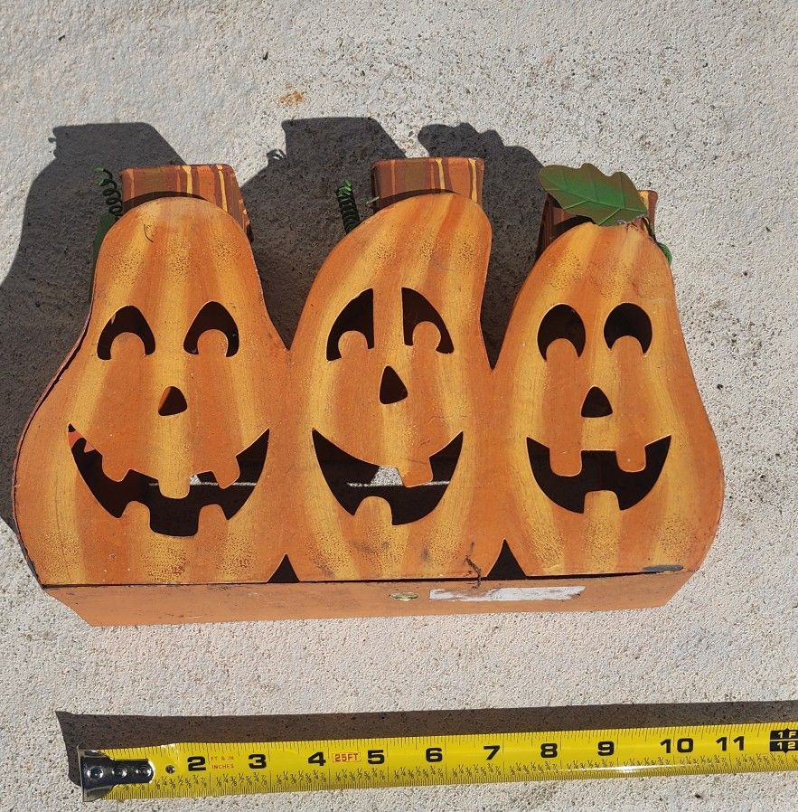 [USED] Metal halloween pumpkin candle holder
