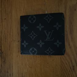 (used) Louis Vuitton Mens Bifold Wallet Monogram for Sale in Annandale, VA  - OfferUp