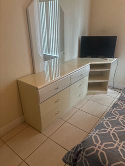 WHITE DRESSER W/MIRROR