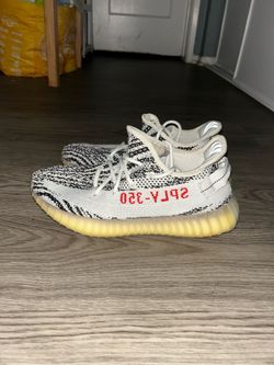 Yeezy 350 zebra