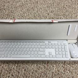 Microsoft Bluetooth Keyboard Mouse Set