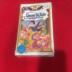 Walt Disney  Masterpiece Snow White and The Seven Dwarfs 