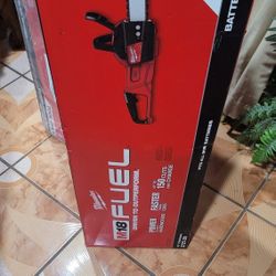 Milwaukee  Chainsaw M18 Fuel  Only Tool
