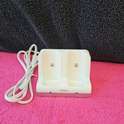 Nyko Charge Station 87000-A50 Rechargeable Battery Pack Base For Nintendo Wii
