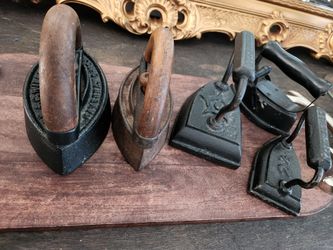 Antuique Metal Iron Excelnt  Condition, 