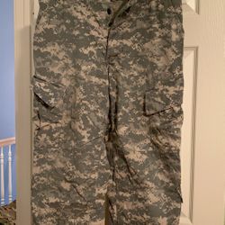 Used digital camo pants