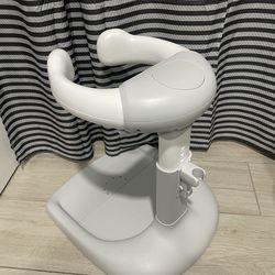 Adjustable baby shower support