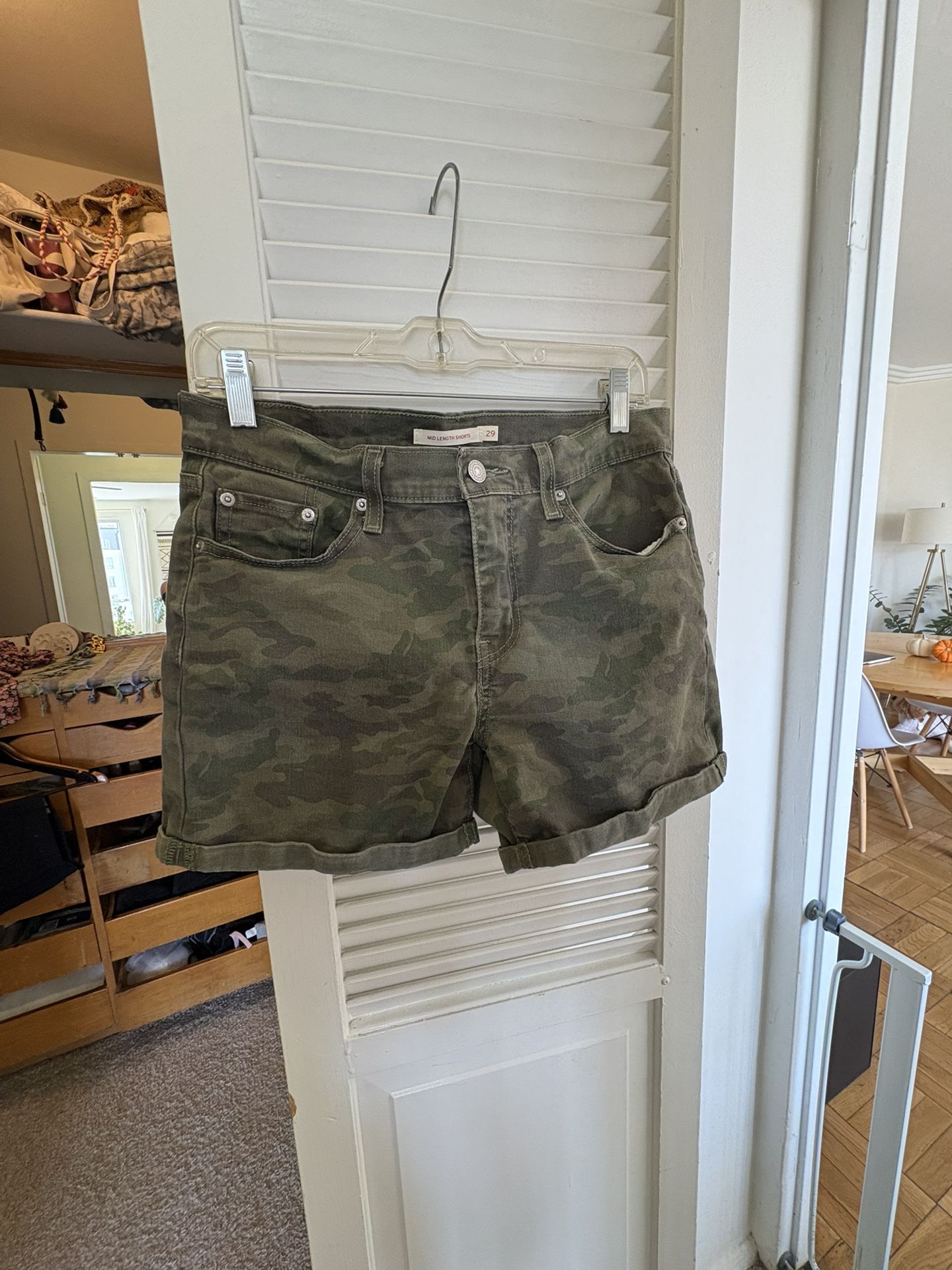 Levi’s Army Shorts 29