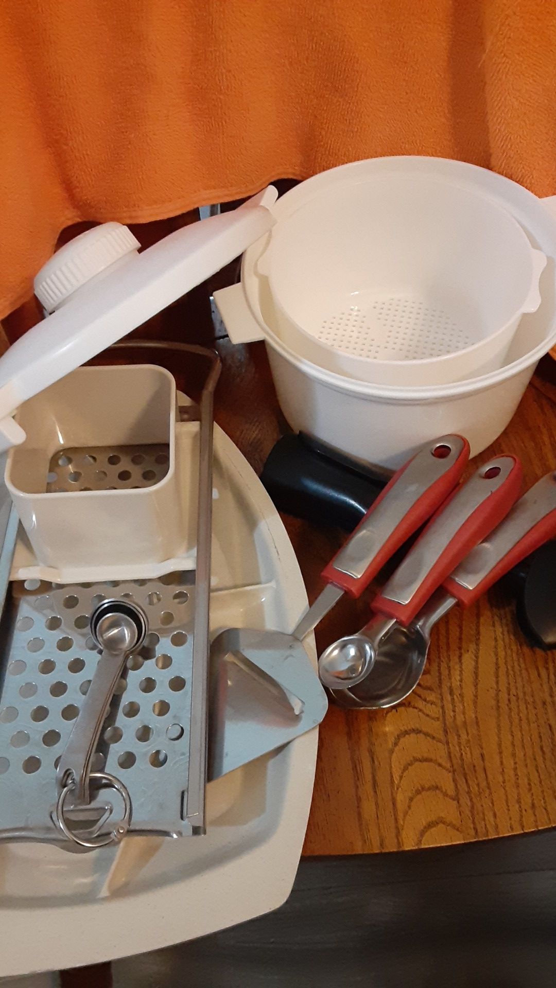 Kitchen tools.
