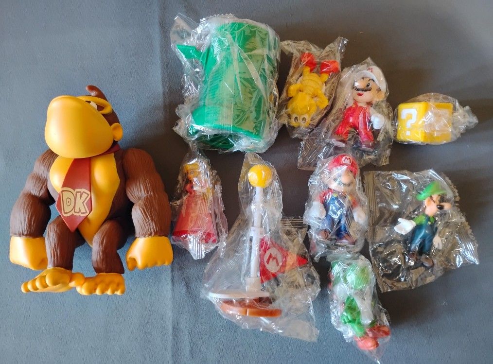 Super Mario Figure lot